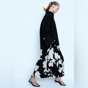 Black and White Floral Viscose Midi Skirt XS